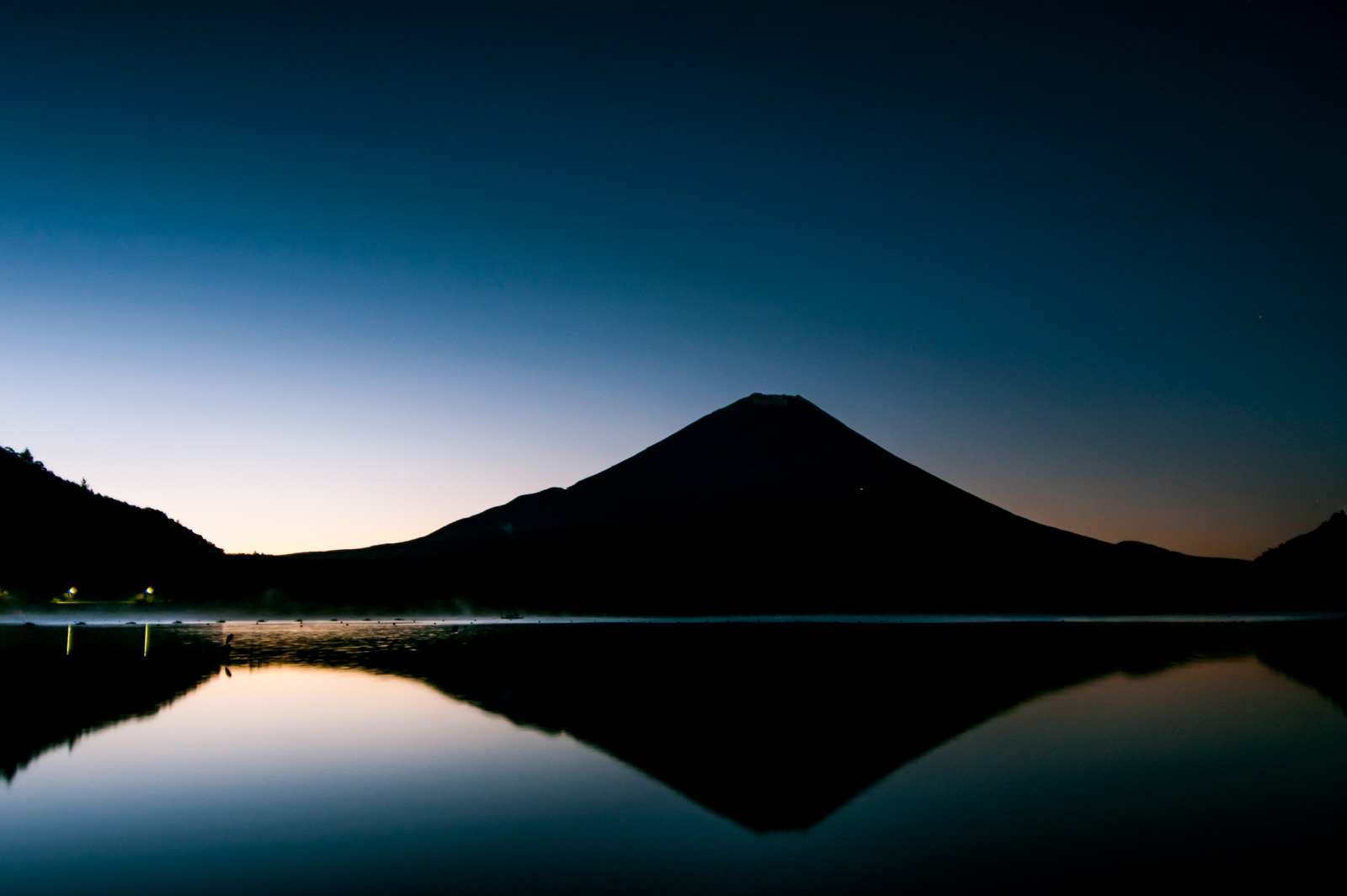 初めての富士山を精進湖から撮影してみた、11年前の話