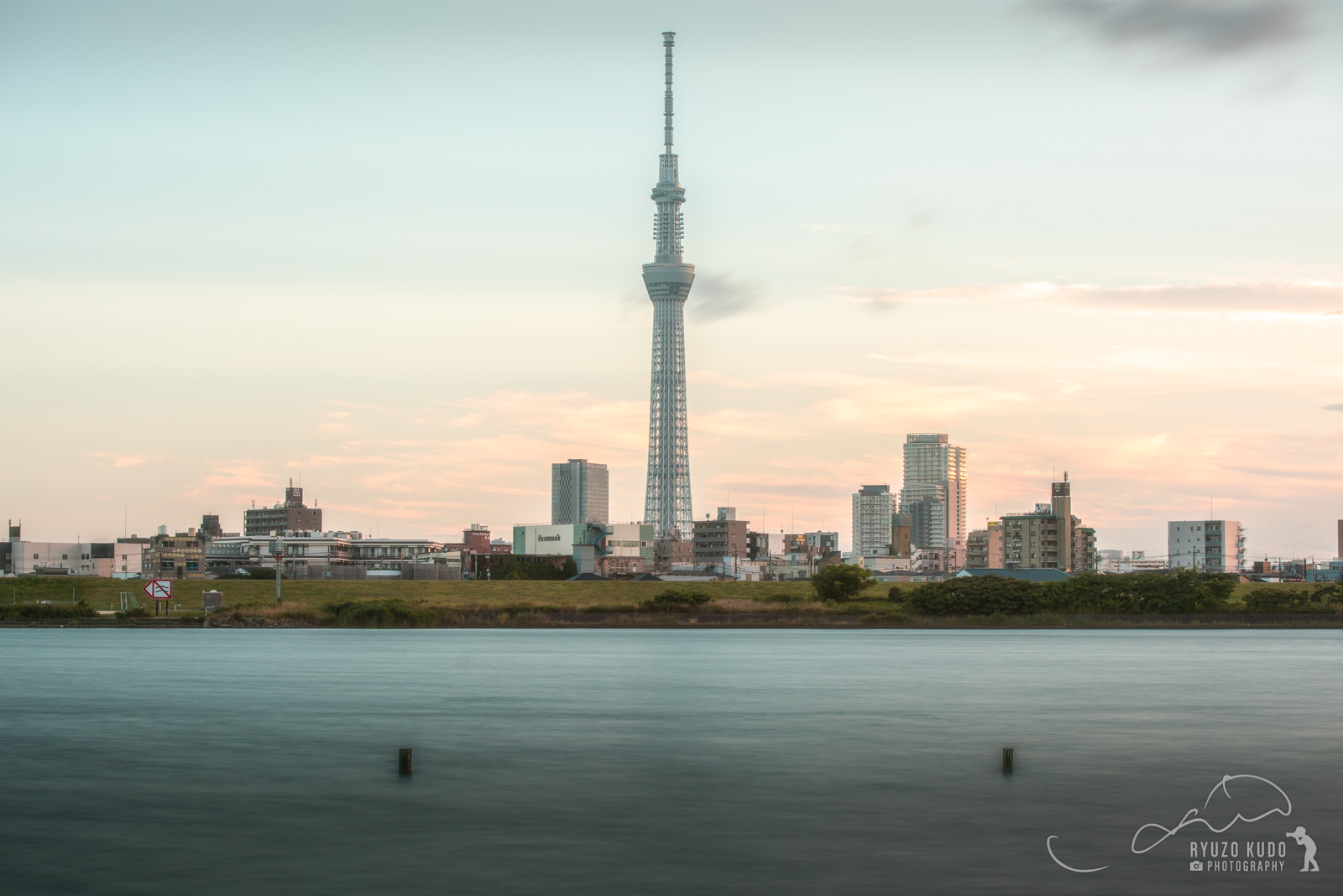 荒川河川敷で東京スカイツリーを撮影してきました