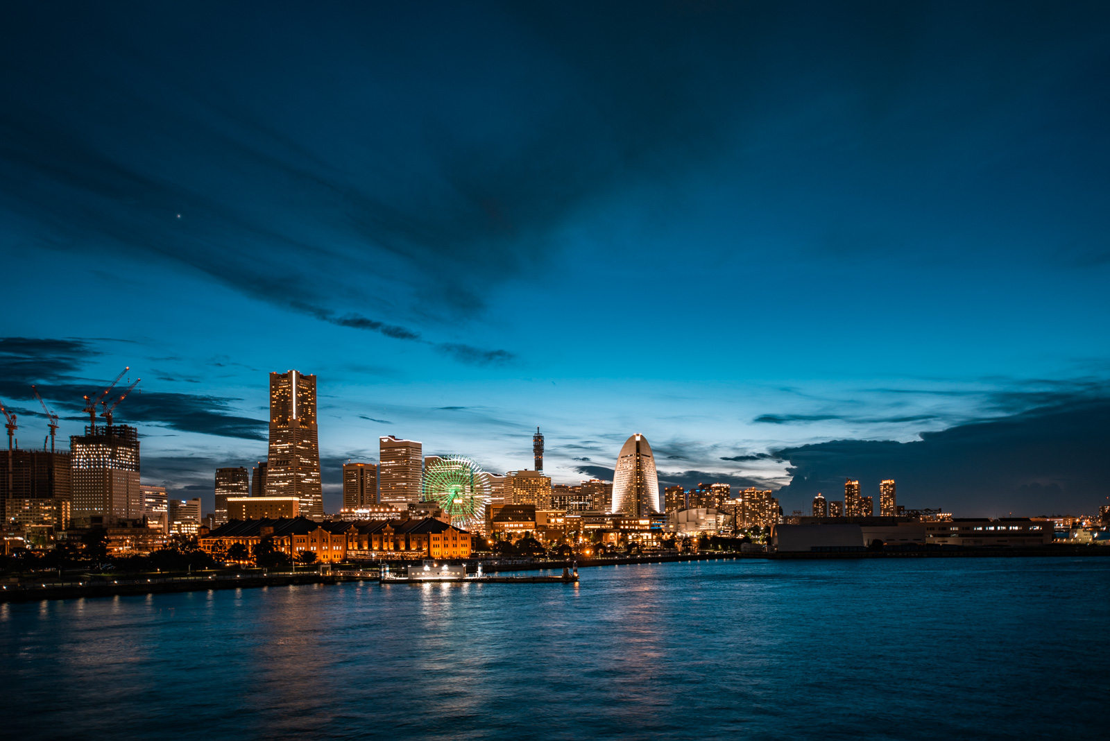 大さん橋 横浜みなとみらいの夜景撮影なら外せないスポット ニッポナントカ