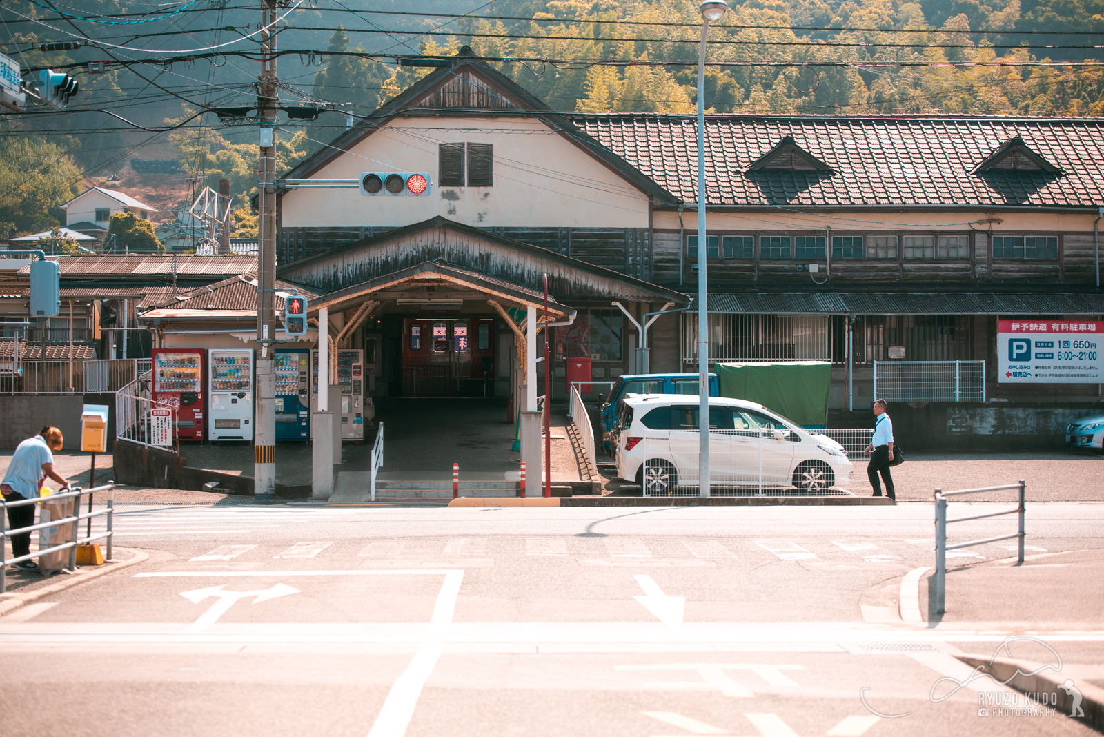 劇場版ガリレオ「真夏の方程式」の舞台、玻璃ヶ浦駅こと伊予鉄道高浜駅から興居島を目指す夏の日